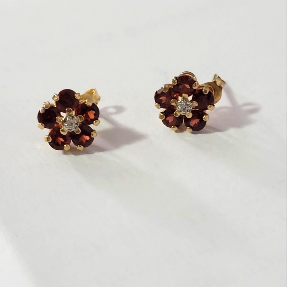 Garnet and gold earrings
